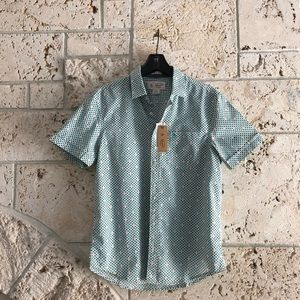 Penguin men’s shirt. Size M.